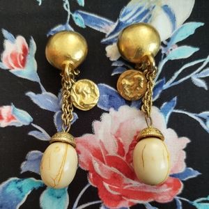 Vo vintage clip on earrings